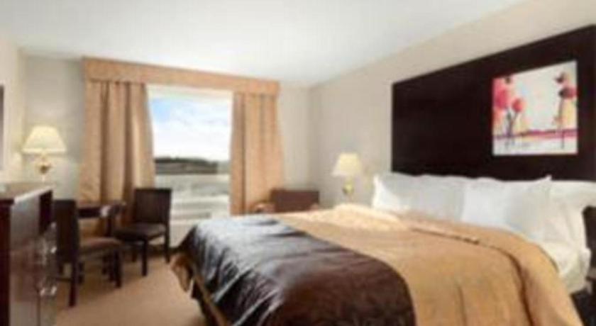 Super 8 By Wyndham Innisfail Exterior photo